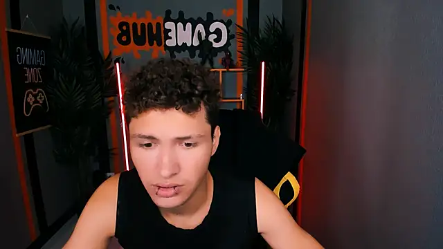 Snapshot of JonnyDarka chatting on 10/17/25, 10:40 JonnyDarka online show from 10/17/25, 10:40