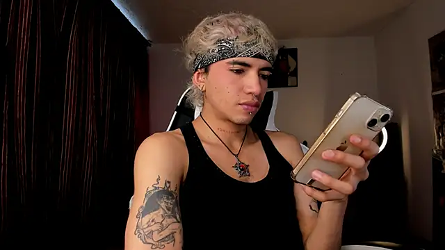 guynextdo0r online show from 10/22/25, 08:30