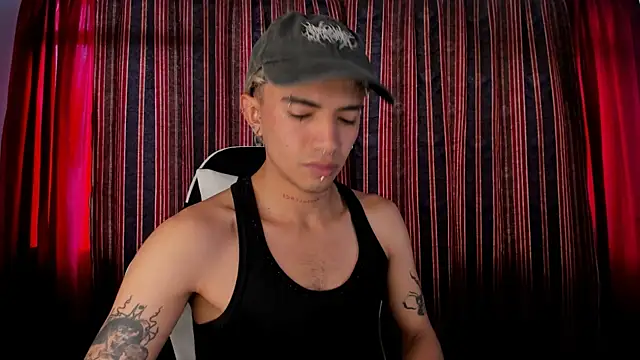 guynextdo0r online show from 11/06/25, 08:10