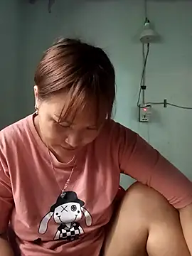 Snapshot of Tamara-a chatting on 10/20/25, 12:33 Tamara-a online show from 10/20/25, 12:33