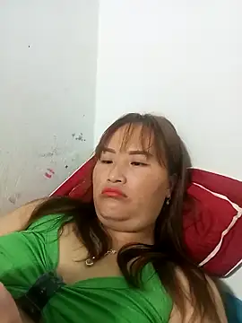 Snapshot of Tamara-a chatting on 10/20/25, 12:38 Tamara-a online show from 10/20/25, 12:38