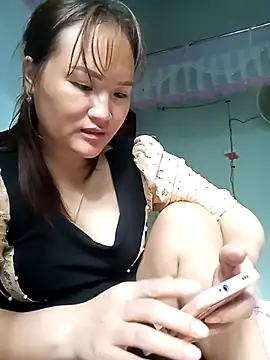 Snapshot of Tamara-a chatting on 10/28/25, 01:09 Tamara-a online show from 10/28/25, 01:09