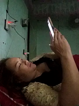 Snapshot of Tamara-a chatting on 11/04/25, 11:37 Tamara-a online show from 11/04/25, 11:37