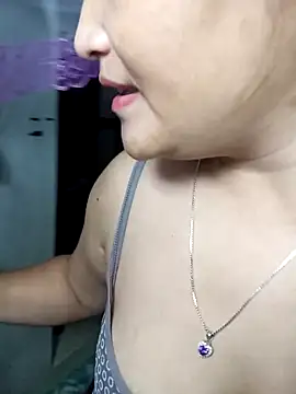 Snapshot of Tamara-a chatting on 11/09/25, 12:36 Tamara-a online show from 11/09/25, 12:36