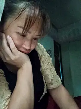 Snapshot of Tamara-a chatting on 11/12/25, 11:47 Tamara-a online show from 11/12/25, 11:47