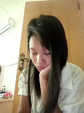 luy-xinh02 online show from 09/28/25, 07:03