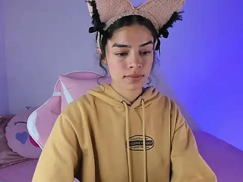 Snapshot of maddy_parker__ chatting on 10/24/25, 03:14 maddy parker online show from 10/24/25, 03:14