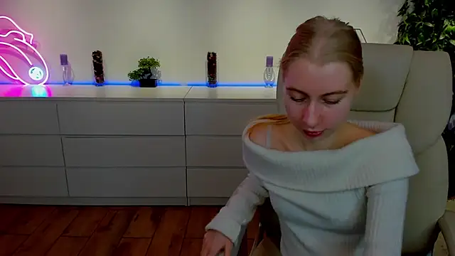 Alina Blonde online show from 11/02/25, 06:38