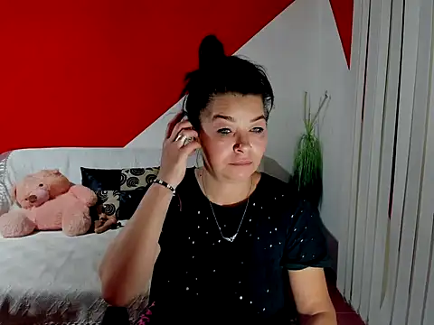 Snapshot of Soffy_Skye chatting on 09/28/25, 03:34 Soffy Skye online show from 09/28/25, 03:34