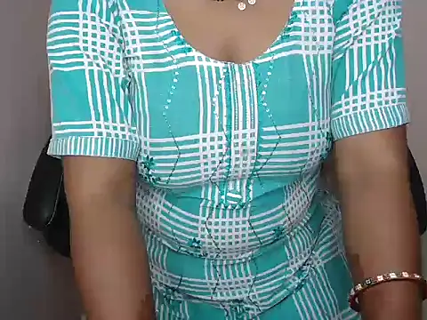 bold naina online show from 10/17/25, 03:42