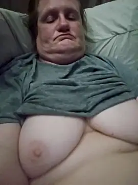 lindamarie  online show from 11/01/25, 04:31