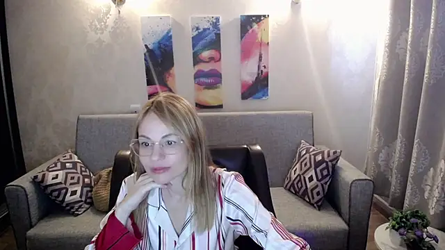 Snapshot of shy_hot_cat chatting on 09/11/25, 12:05 shy hot cat online show from 09/11/25, 12:05