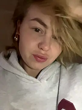 MartaLuna  online show from 10/22/25, 12:16