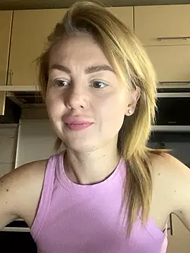 MartaLuna  online show from 11/18/25, 11:58