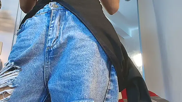 emma hearths online show from 10/31/25, 04:08