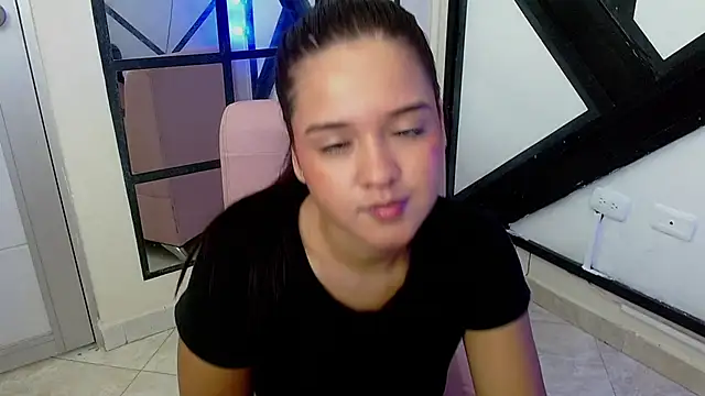 Snapshot of sarai_mv1 chatting on 09/16/25, 06:31 sarai mv1 online show from 09/16/25, 06:31