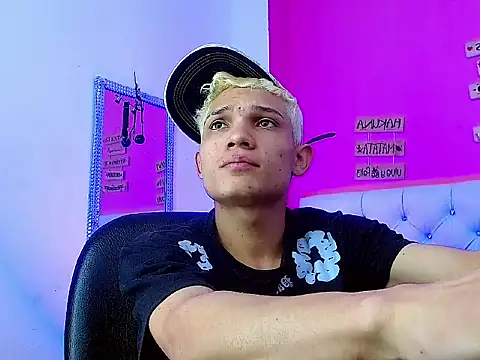 EL VENEZOLANO 22CM online show from 10/12/25, 03:49