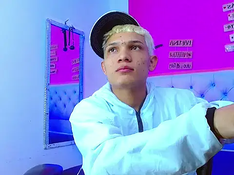 EL VENEZOLANO 22CM online show from 10/21/25, 04:13