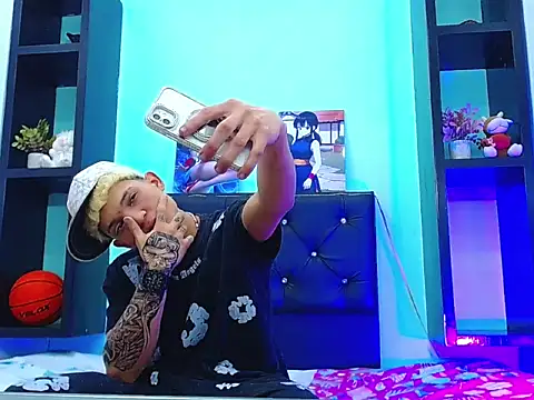 EL VENEZOLANO 22CM online show from 11/23/25, 03:28