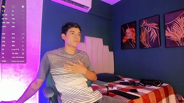 Snapshot of SandroVeyra chatting on 10/20/25, 03:40 SandroVeyra online show from 10/20/25, 03:40