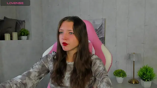 Snapshot of Amanda_Reedd chatting on 10/01/25, 01:00 Amanda Reedd online show from 10/01/25, 01:00