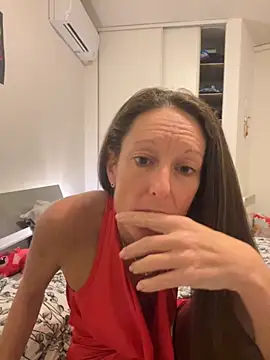 Snapshot of Kristinatreize chatting on 11/20/25, 05:45 Kristinatreize online show from 11/20/25, 05:45