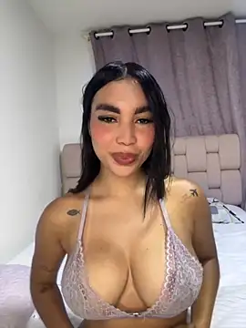 karolaalcendra online show from 10/21/25, 03:51