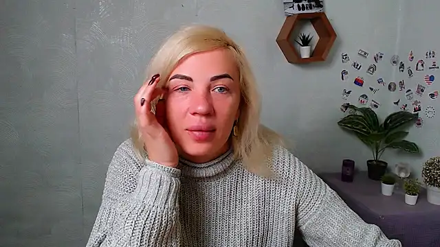 EmmaCat  online show from 10/10/25, 04:00