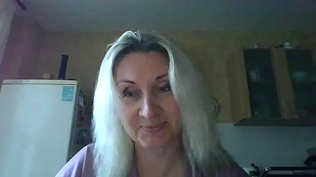 Tovelyn online show from 09/30/25, 09:47