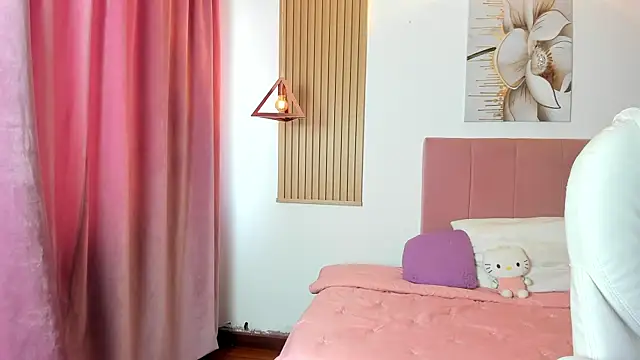 KoraRousee online show from 10/20/25, 01:22