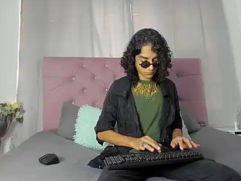 Snapshot of EthanBlackwoodd chatting on 10/09/25, 07:23 EthanBlackwoodd online show from 10/09/25, 07:23