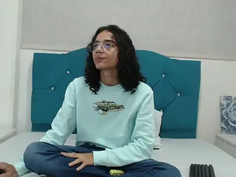 Snapshot of EthanBlackwoodd chatting on 10/12/25, 08:41 EthanBlackwoodd online show from 10/12/25, 08:41