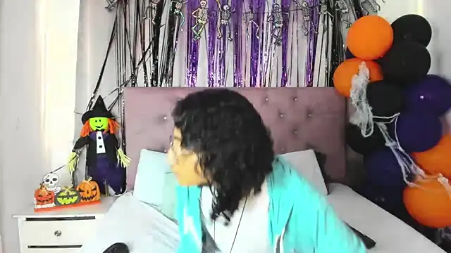 Snapshot of EthanBlackwoodd chatting on 10/29/25, 08:54 EthanBlackwoodd online show from 10/29/25, 08:54