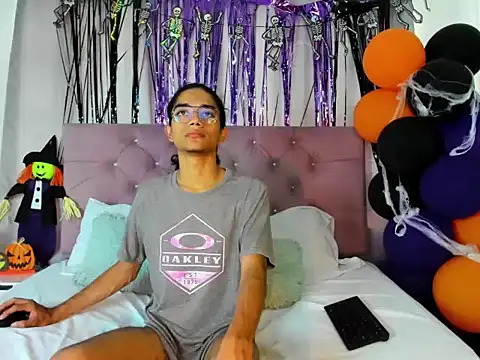 Snapshot of EthanBlackwoodd chatting on 11/01/25, 07:16 EthanBlackwoodd online show from 11/01/25, 07:16