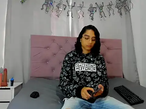 Snapshot of EthanBlackwoodd chatting on 11/13/25, 07:24 EthanBlackwoodd online show from 11/13/25, 07:24