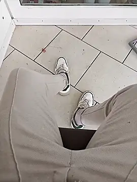 Snapshot of fullystroked chatting on 10/21/25, 11:55 fullystroked online show from 10/21/25, 11:55