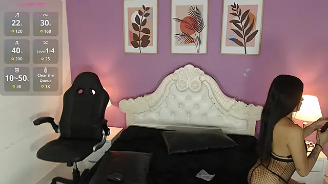 CharlottePons online show from 10/04/25, 07:45