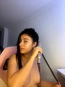 Snapshot of Isabella_Montoya chatting on 10/07/25, 02:25 Isabella Montoya online show from 10/07/25, 02:25