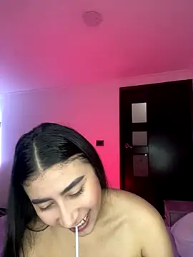 Snapshot of Isabella_Montoya chatting on 10/17/25, 03:47 Isabella Montoya online show from 10/17/25, 03:47