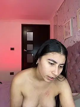 Snapshot of Isabella_Montoya chatting on 10/19/25, 04:07 Isabella Montoya online show from 10/19/25, 04:07