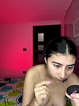 Snapshot of Isabella_Montoya chatting on 10/28/25, 03:04 Isabella Montoya online show from 10/28/25, 03:04