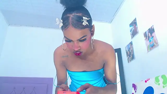 Snapshot of whitneytt chatting on 10/18/25, 03:42 whitneytt online show from 10/18/25, 03:42