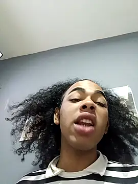 Snapshot of whitneytt chatting on 11/12/25, 08:15 whitneytt online show from 11/12/25, 08:15