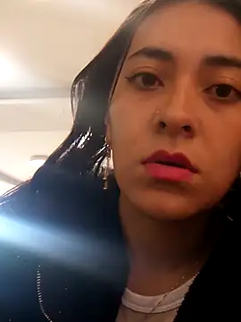 Snapshot of VioletEvanz- chatting on 09/24/25, 01:03 VioletEvanz- online show from 09/24/25, 01:03