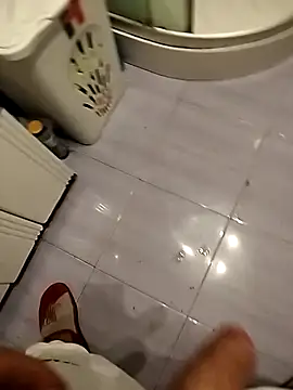 Snapshot of lolo699 chatting on 10/29/25, 06:26 lolo699 online show from 10/29/25, 06:26