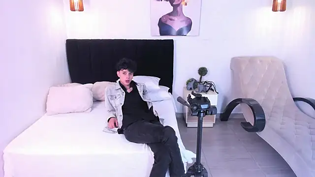  ruby red online show from 09/24/25, 04:05