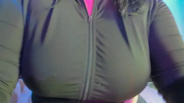 Snapshot of abbiecollins_js chatting on 10/17/25, 05:10 abbiecollins js online show from 10/17/25, 05:10