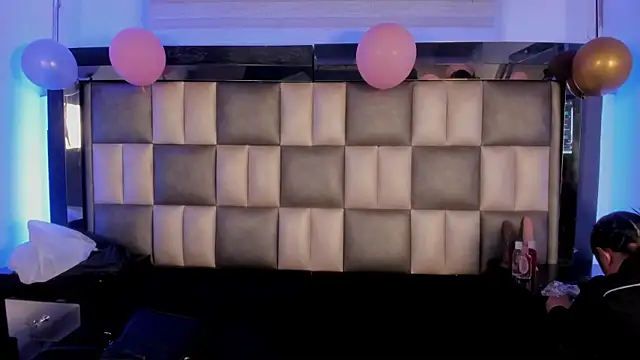 Snapshot of abbiecollins_js chatting on 11/21/25, 03:27 abbiecollins js online show from 11/21/25, 03:27