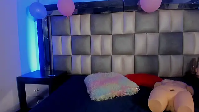 Snapshot of abbiecollins_js chatting on 11/24/25, 05:07 abbiecollins js online show from 11/24/25, 05:07