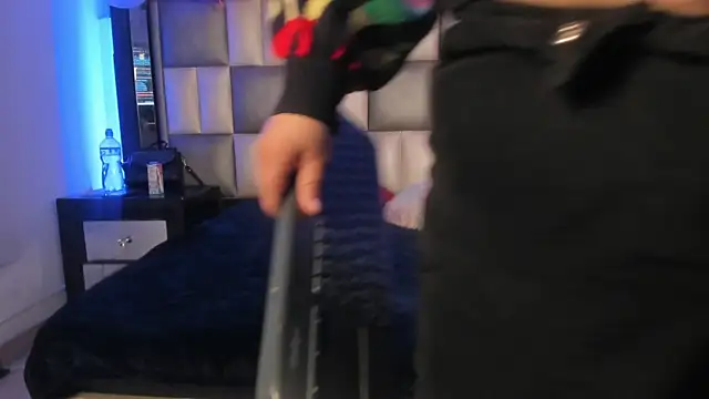 Snapshot of abbiecollins_js chatting on 11/25/25, 03:39 abbiecollins js online show from 11/25/25, 03:39